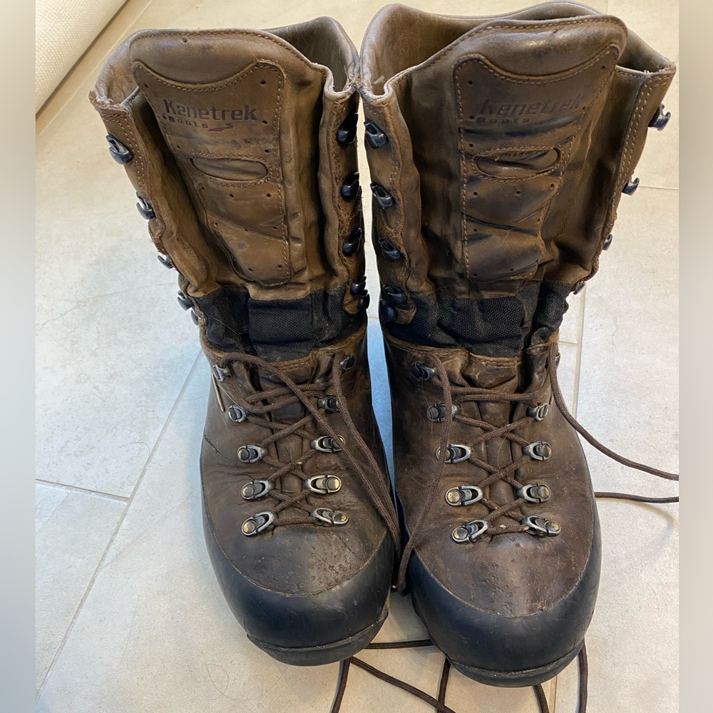 11.5W Kenetrek Mountain Extreme 11.5 Wide EE. No insulation